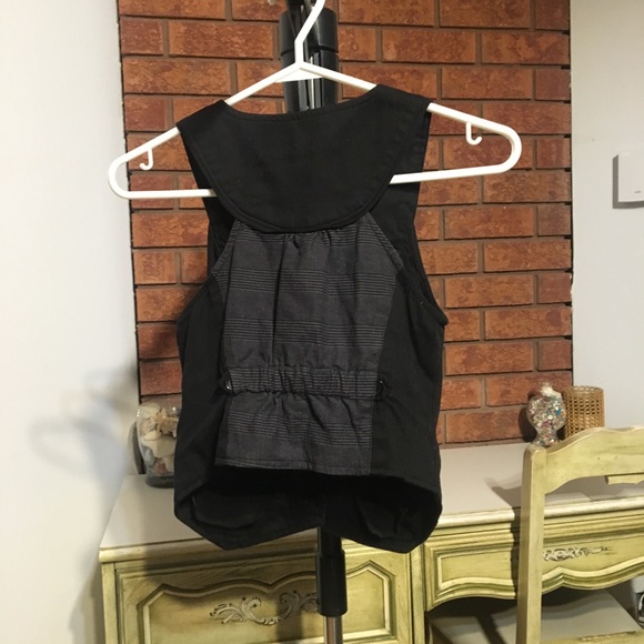 Button- up vest - Picture 2 of 3